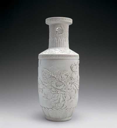 二十世纪 生瓷雕瓶
